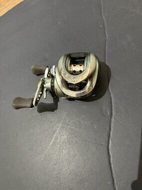 SUPER CLEAN SMOOTH Quantum Baitcasting Reel Model AV770CX 7.0:1